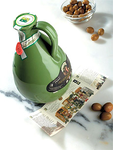 Natives Olivenöl extra (Schöpföl) Olio extra vergine Affiorato in einem schönen Tonkrug