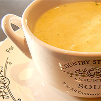 Buttermilch-Gurken-Suppe