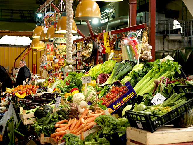 Herrlicher Gemüsestand ... fotografiert bei einem Marktbesuch in Florenz