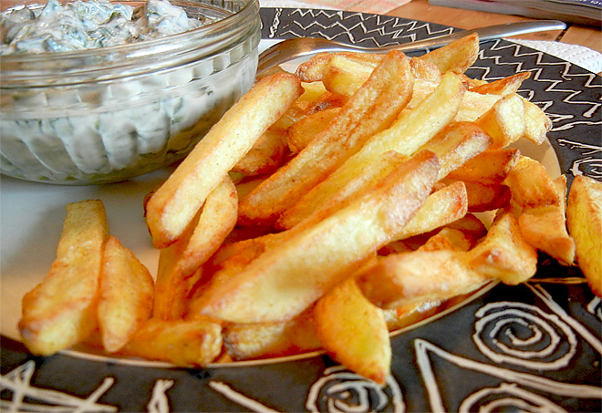 Knusprige Pommes aus der Hei�luftfritteuse